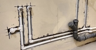 Штробление стен под трубы водоснабжения в Нефтекамске - доступные цены от 514 руб