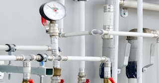 Замена труб в квартире в Нефтекамске - цена и стоимость работ от 2055 руб.